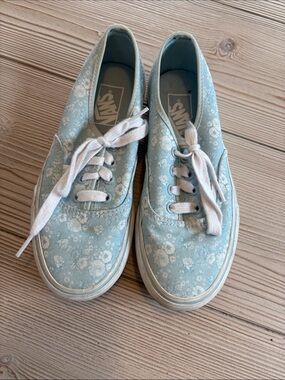 Vans platform Blue Floral Canvas Lace-Up Sneakers